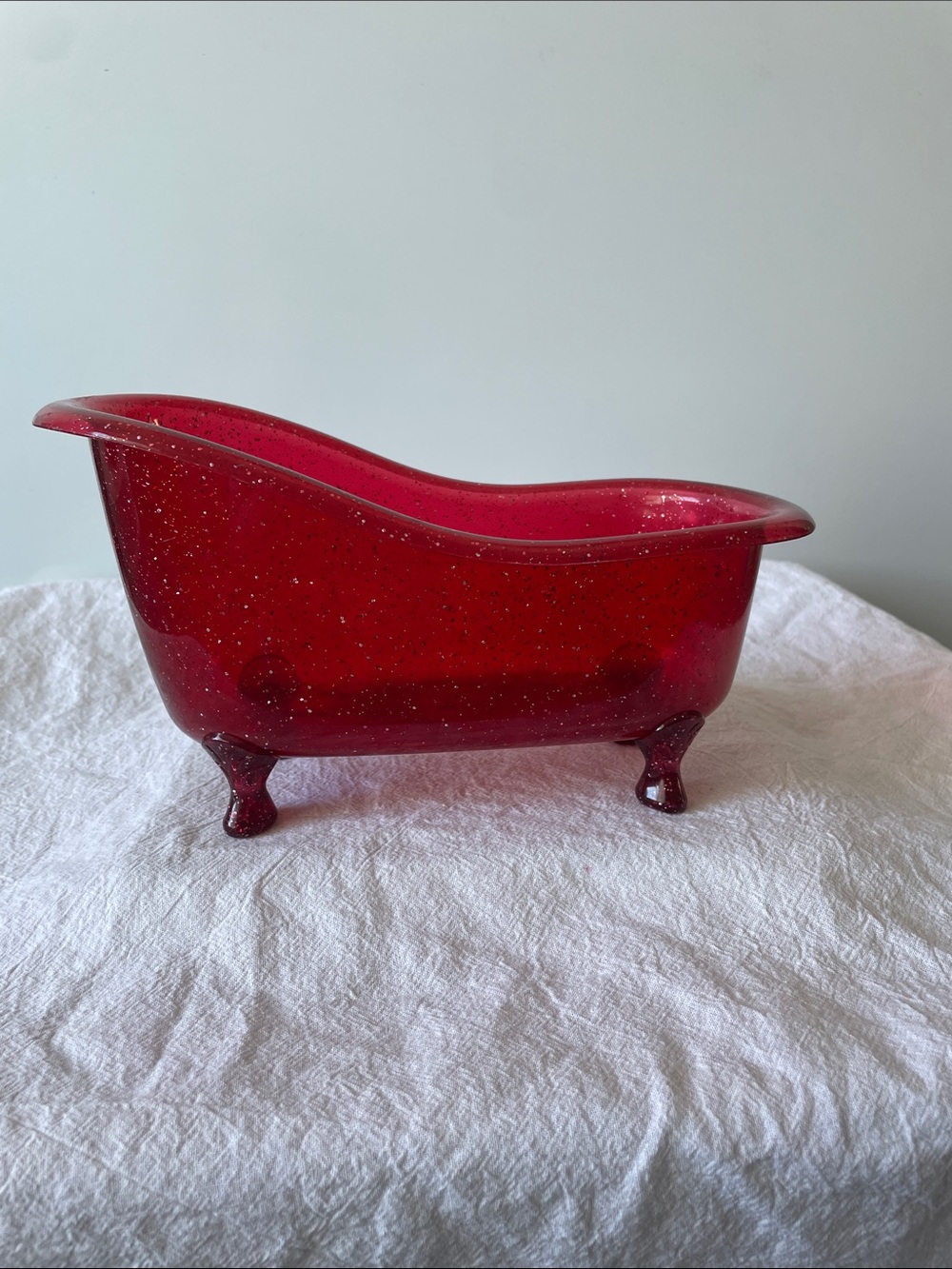 Bath & Body Works Glitter ClawFoot Bathtub Plastic Acrylic Red 
10.5x5.5x5.5”